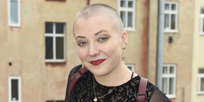 Anna Slováčková si oholila vlasy.