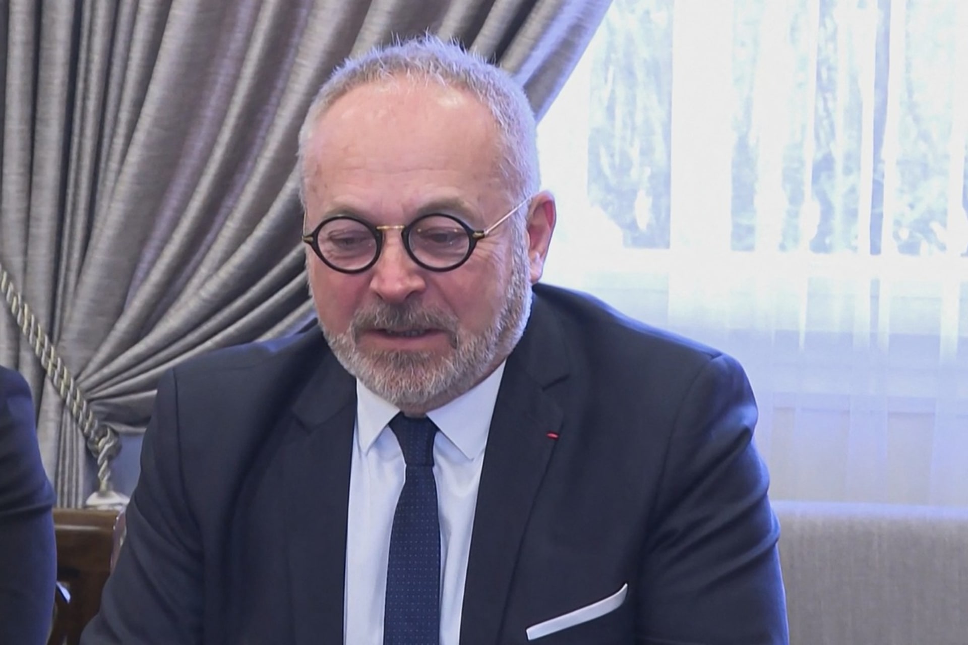 SenátorJoël Guerriau čelí obvinění ze zdrogování kolegyně.