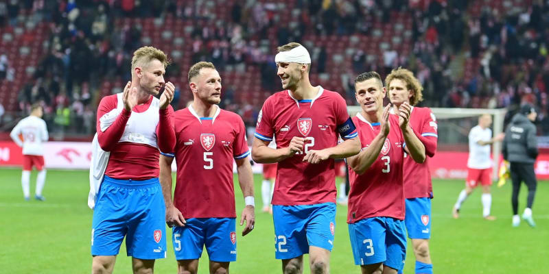 Jakub Brabec (první zleva), Vladimír Coufal (druhý zleva) a Jan Kuchta v noci porušili interní pravidla fotbalové reprezentace a před zápasem s Moldavskem opustili mužstvo.