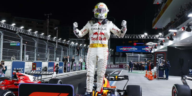 Max Verstappen oslavuje vítězství v Las Vegas (18. 11. 2023).