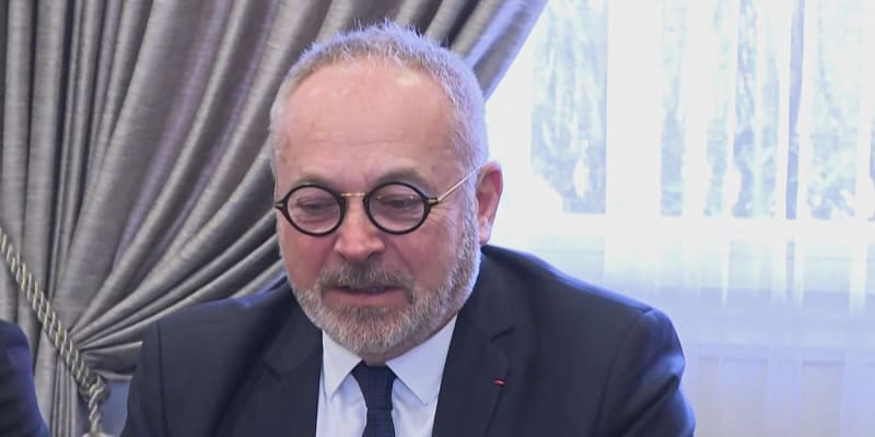 SenátorJoël Guerriau čelí obvinění ze zdrogování kolegyně.