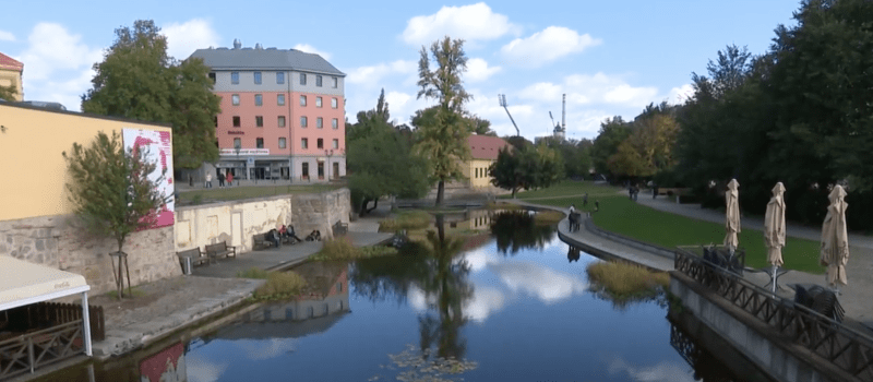 Slepé koryto řeky Mže, pozůstatek Mlýnské strouhy, které se dnes přezdívá Plzeňské Benátky. 