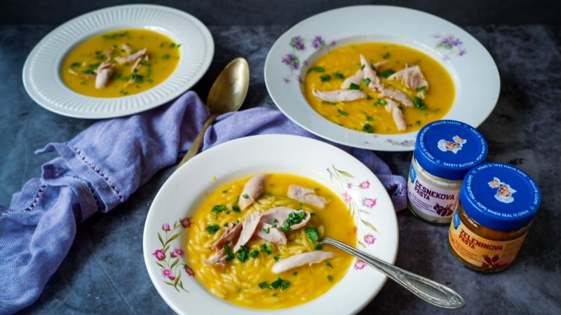 Italský penicilin – zeleninová polévka pastina s kuřecím masem vás postaví na nohy