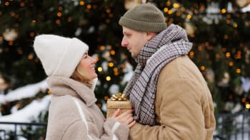 Vánoční dárky podle horoskopu: Kozorozi ocení kvalitní kávu, Lvi oblečení