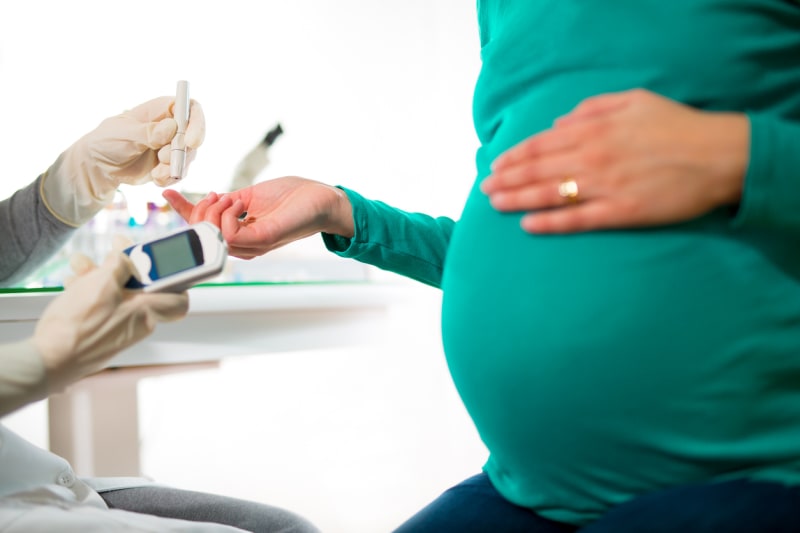 Během těhotenství se dělají testy na těhotenskou cukrovku.