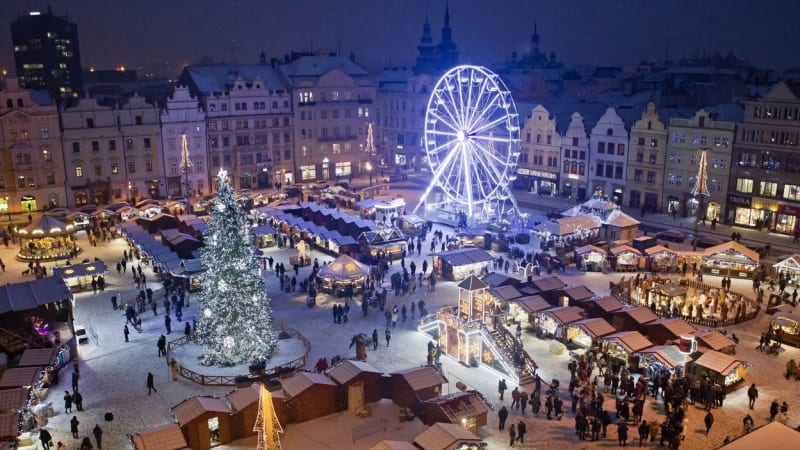 Už koncem listopadu odstartovaly první vánoční trhy v Česku.