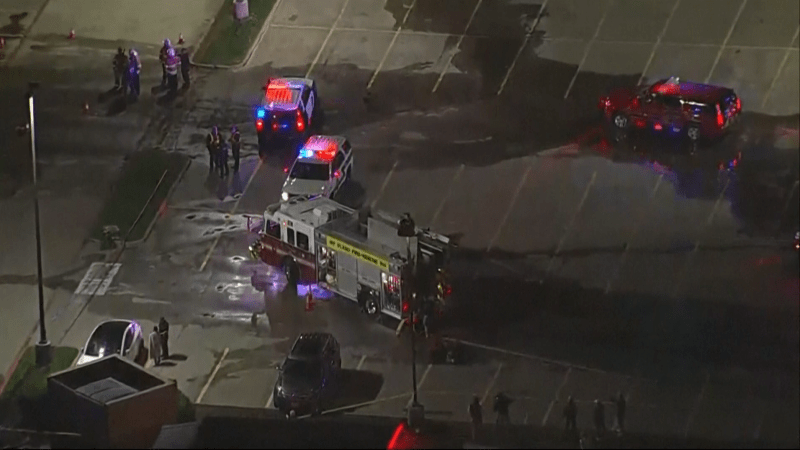 V Texasu spadlo letadlo na parkoviště obchodního centra.