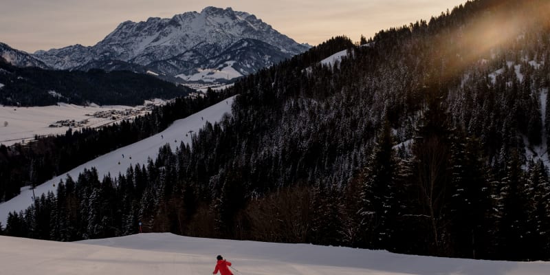 Na zimní dovolené v Tyrolsku je samozřejmě tou hlavní zábavou lyžování a snowboarding.
