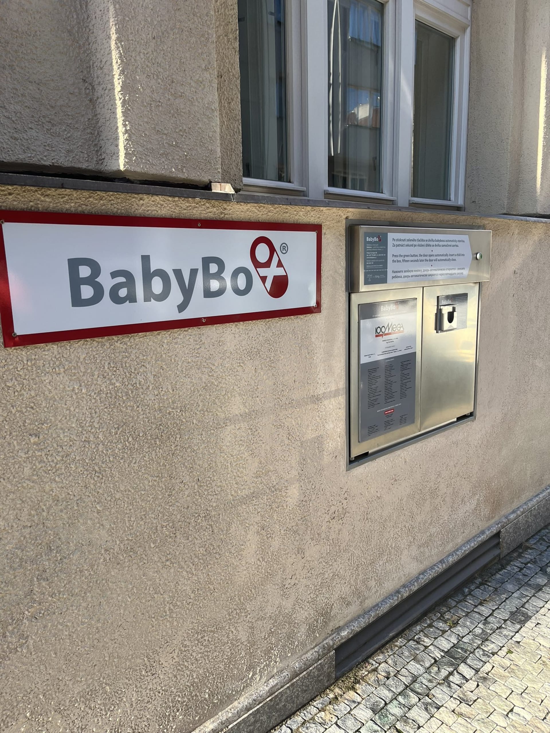 Babybox umístěný v budově radnice Prahy 6
