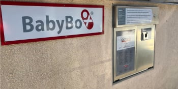 Babybox v Praze 6 zachránil chlapečka. U sebe měl praktický dárek, dostal jméno po soudci