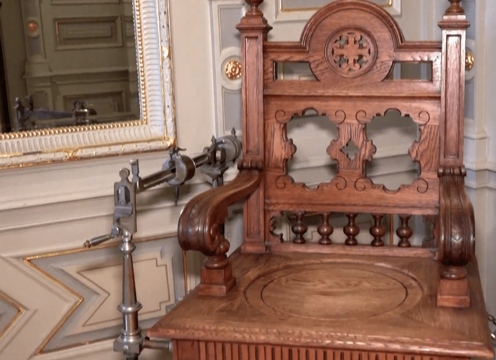 Židle krále Edwarda VII. v Královské kabině