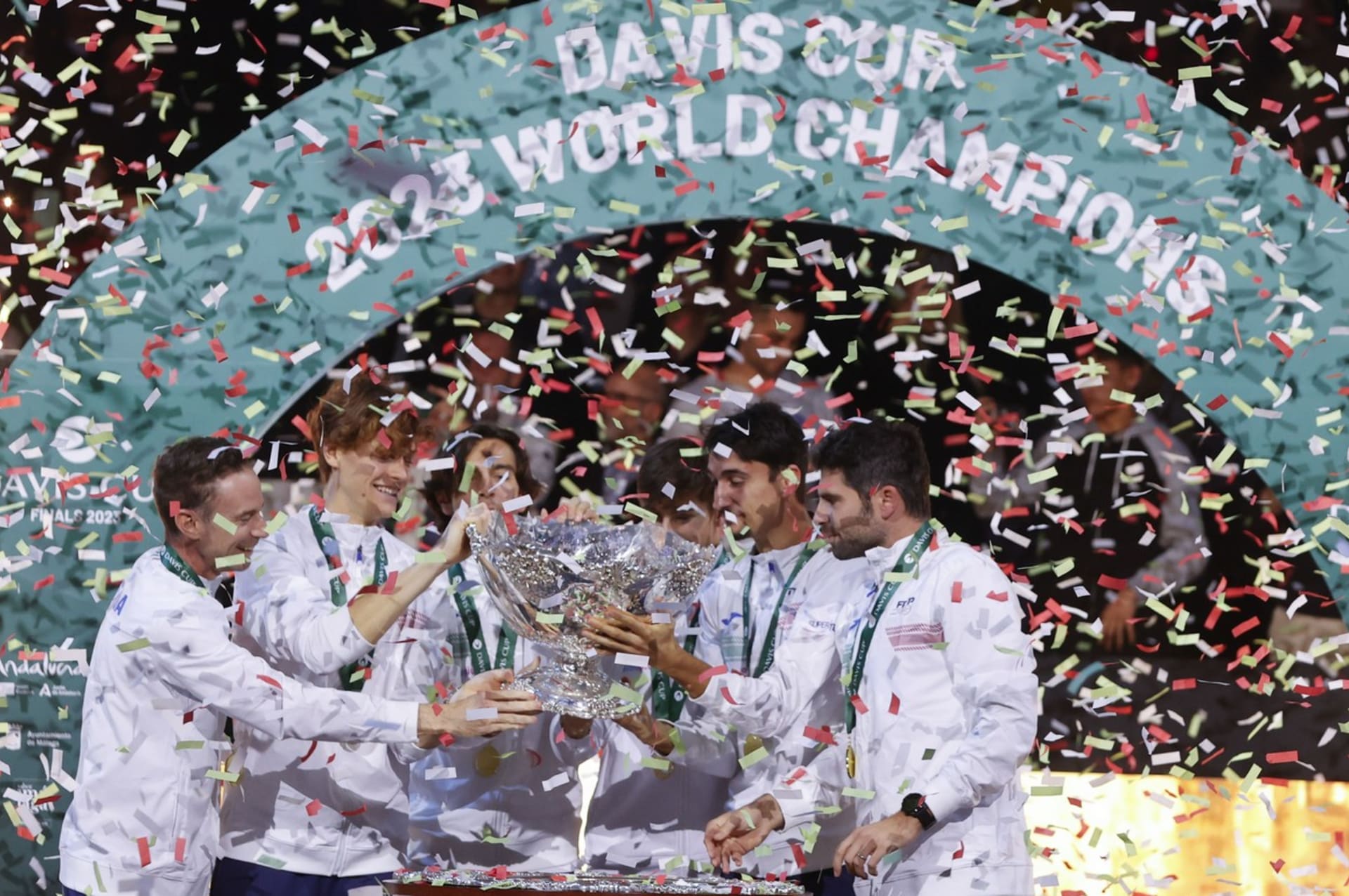 Italští tenisté podruhé v historii ovládli Davis Cup.
