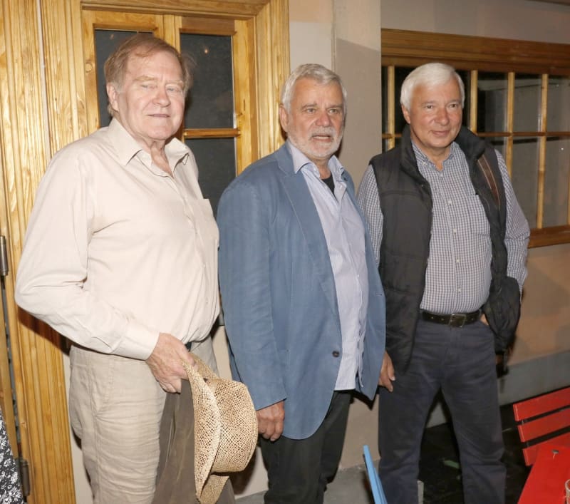Jan Vlasák s hereckými kolegy Vladislavem Benešem a Petrem Štěpánkem