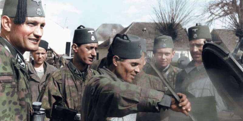 Příslušníci divize muslimské 13. horské divize Zbraní SS Handschar, Balkán 1944