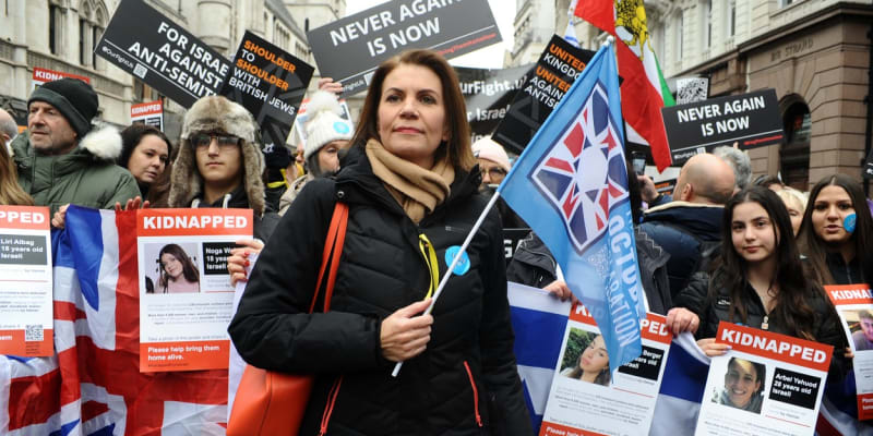 Desetitisíce lidí pochodovaly Londýnem na podporu Izraele.