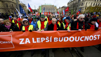 Protivládní demonstrace odborů v Praze nebude. Chceme přispět ke zklidnění situace, oznámily 
