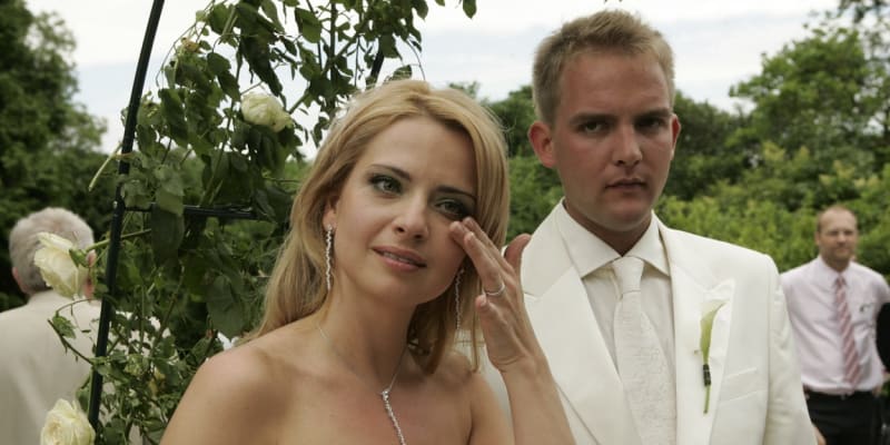 Libor Bouček se v červenci roku 2006 oženil s půvabnou slovenskou moderátorkou Mariannou Ďurianovou. 