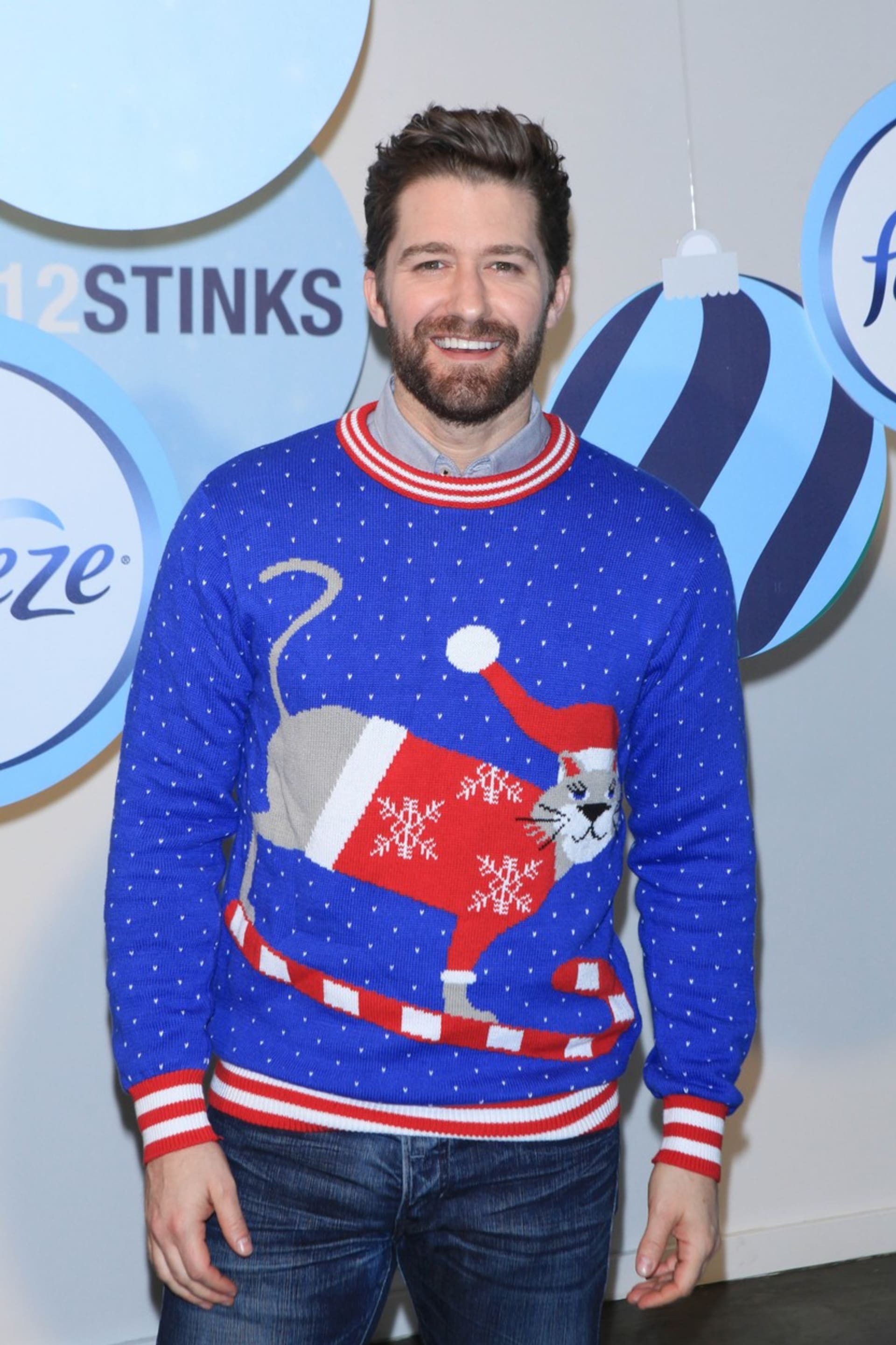 Herec Matthew Morrison známý ze seriálu Glee má pro tyto svetry také slabost.