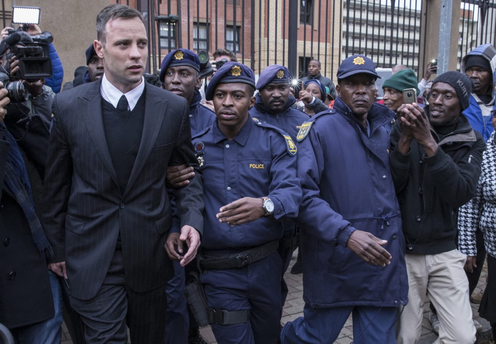 Oscar Pistorius míří k soudu