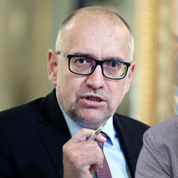 Ministr školství Mikuláš Bek (STAN) a předseda Českomoravského odborového svazu pracovníků školství František Dobšík