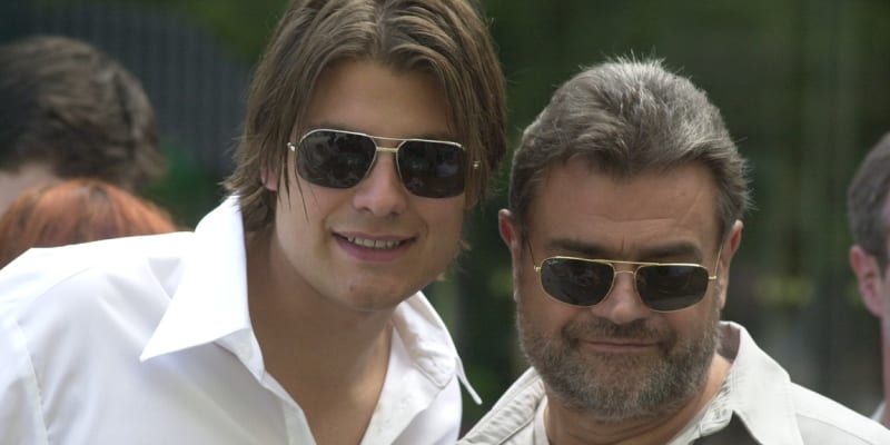Petr Svoboda se svým otcem v roce 2002.