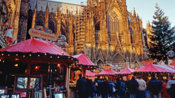 Německá policie zatkla 15letého islamistu, plánoval útok na vánoční trh v Kolíně nad Rýnem