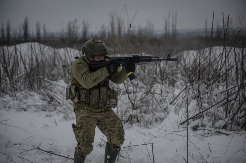 Ukrajinský voják na frontové linii u Kupjansku