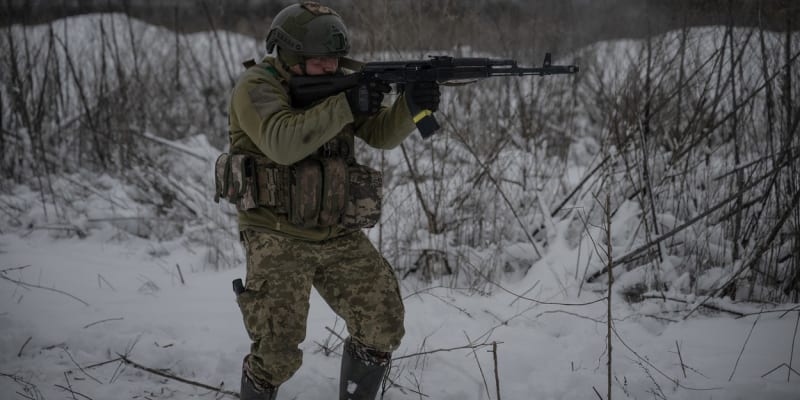 Ukrajinský voják na frontové linii u Kupjansku