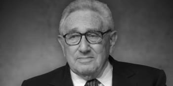 Odešel geniální diplomat i válečný zločinec, reaguje svět na úmrtí Henryho Kissingera