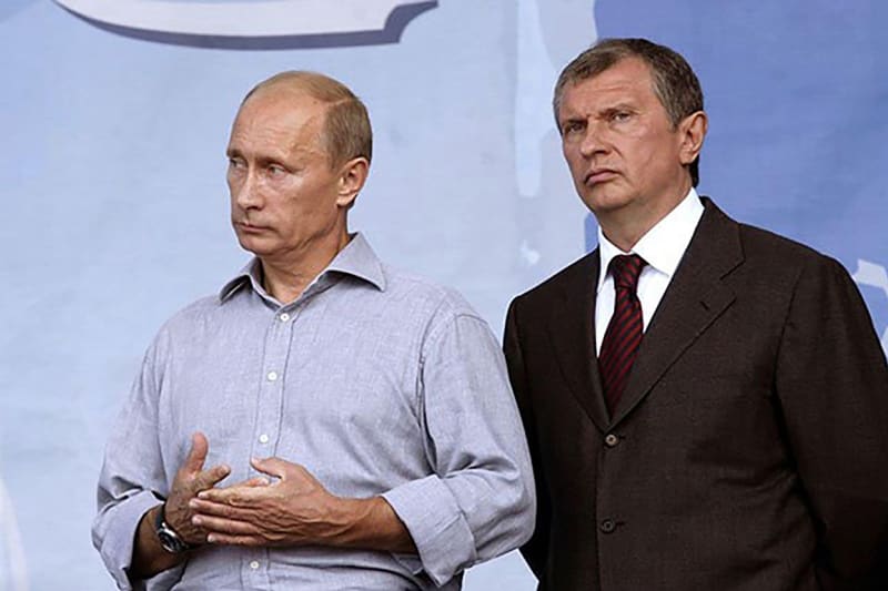 Vladimir Putin a Igor Sečin na archivní fotografii