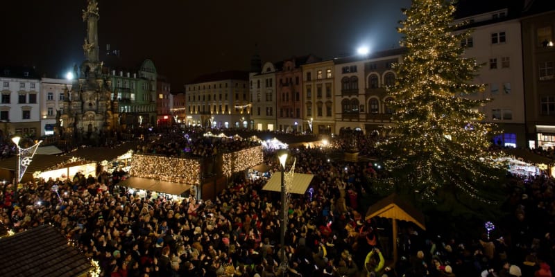 Rozsvěcení vánočního stromu na náměstí v Olomouci