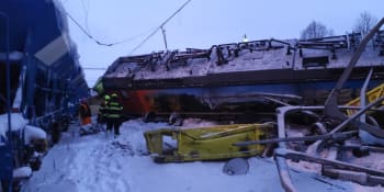 Drama na kolejích: U České Třebové se srazily dva nákladní vlaky, strojvedoucí se zranil