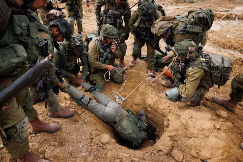 Izraelští vojáci objevili od začátku pozemní operace v Pásmu Gazy na 800 vstupních šachet do tunelů Hamásu.