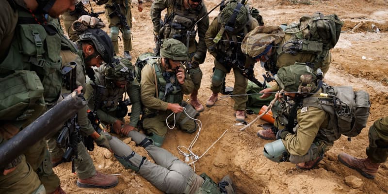 Izraelští vojáci objevili od začátku pozemní operace v Pásmu Gazy na 800 vstupních šachet do tunelů Hamásu.