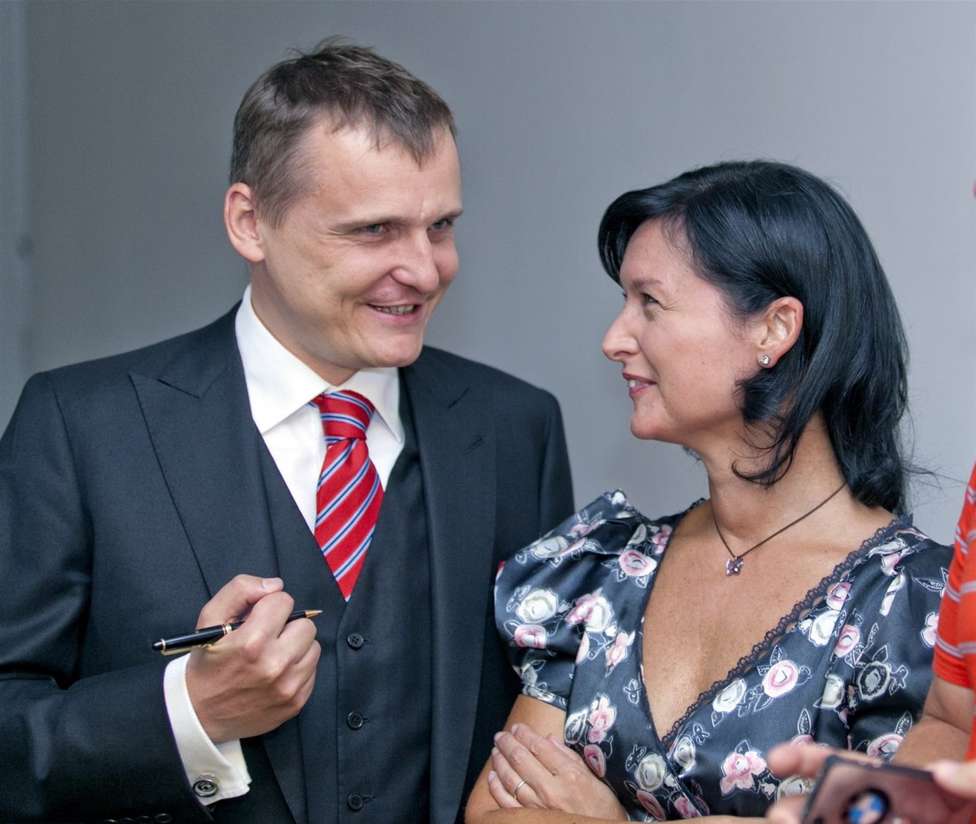 Vít Bárta s herečkou Simonou Chytrovou, která jako nestraník kandidovala za Věci veřejné v roce 2010 do zastupitelstva městské části Praha 5 a o čtyři roky později do Evropského parlamentu.