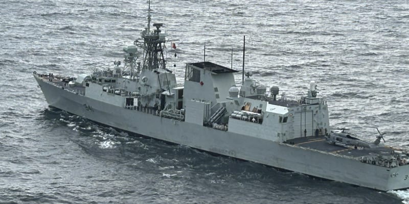 Štáb CNN se plavil na lodi HMCS Ottawa Tchajwanským průlivem.