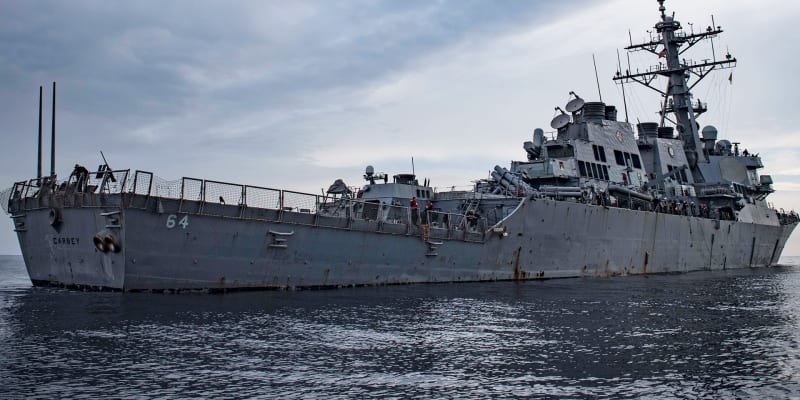 USS Carney na cvičení ve Středozemním moři