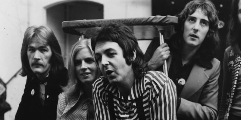 Denny Laine (vpravo) a Paul McCartney