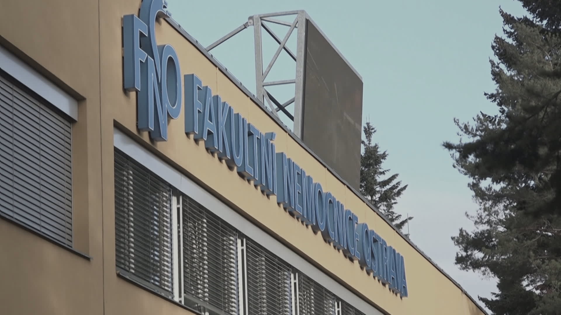 Fakultní nemocnice Ostrava se po střeleckém útoku zaměřila na bezpečnost.