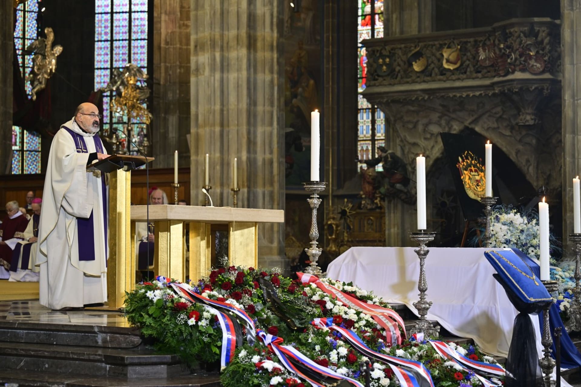 Monsignore Tomáš Halík během kázání při zádušní mši za Karla Schwarzenberga (9. 12. 2023).