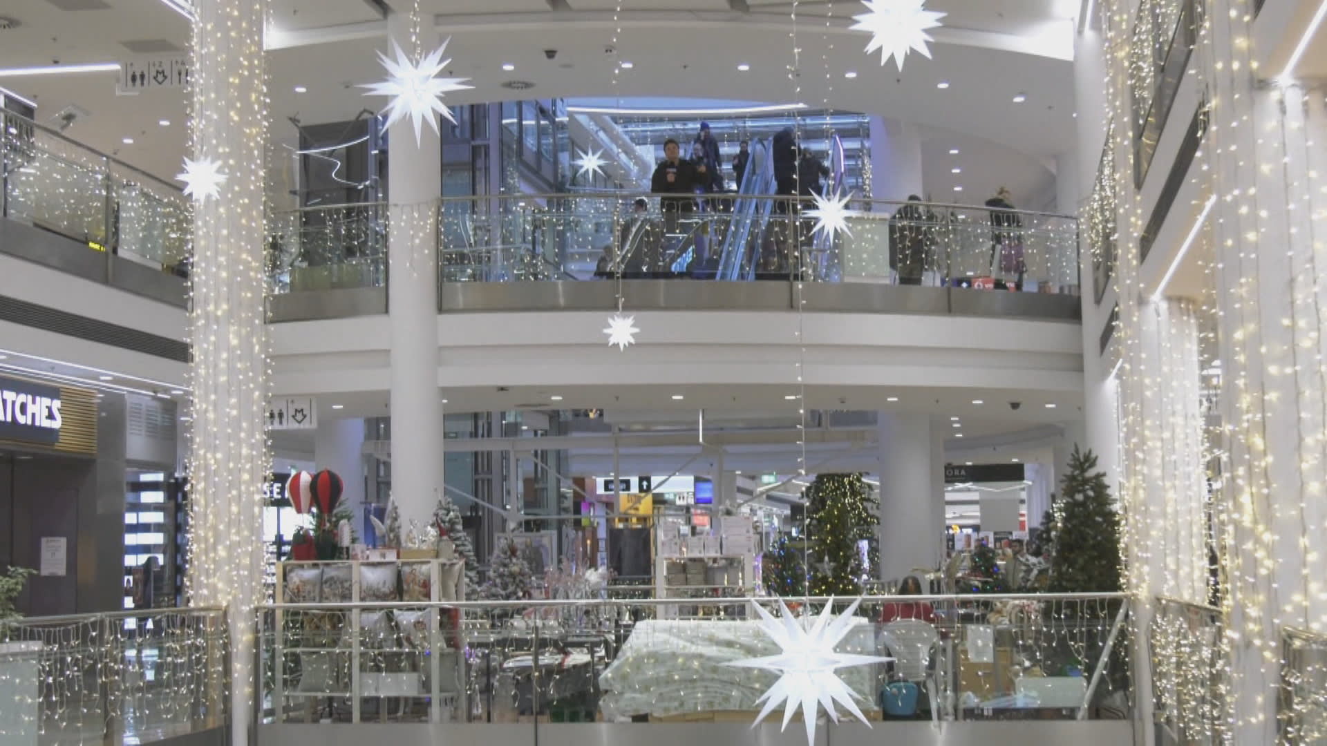 Stále se opakující vánoční hudba v obchodních centrech má podle marketérů svůj význam.