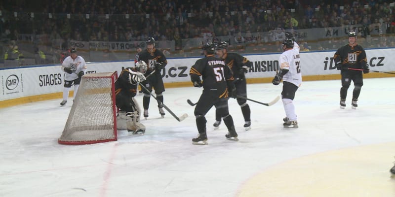 V sobotu se uskutečnilo exhibiční utkání k oslavě 120 let od založení hokejové Sparty.