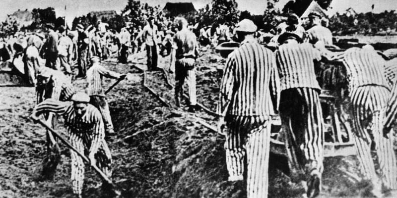 Vězni v koncentračním táboře Sachsenhausen