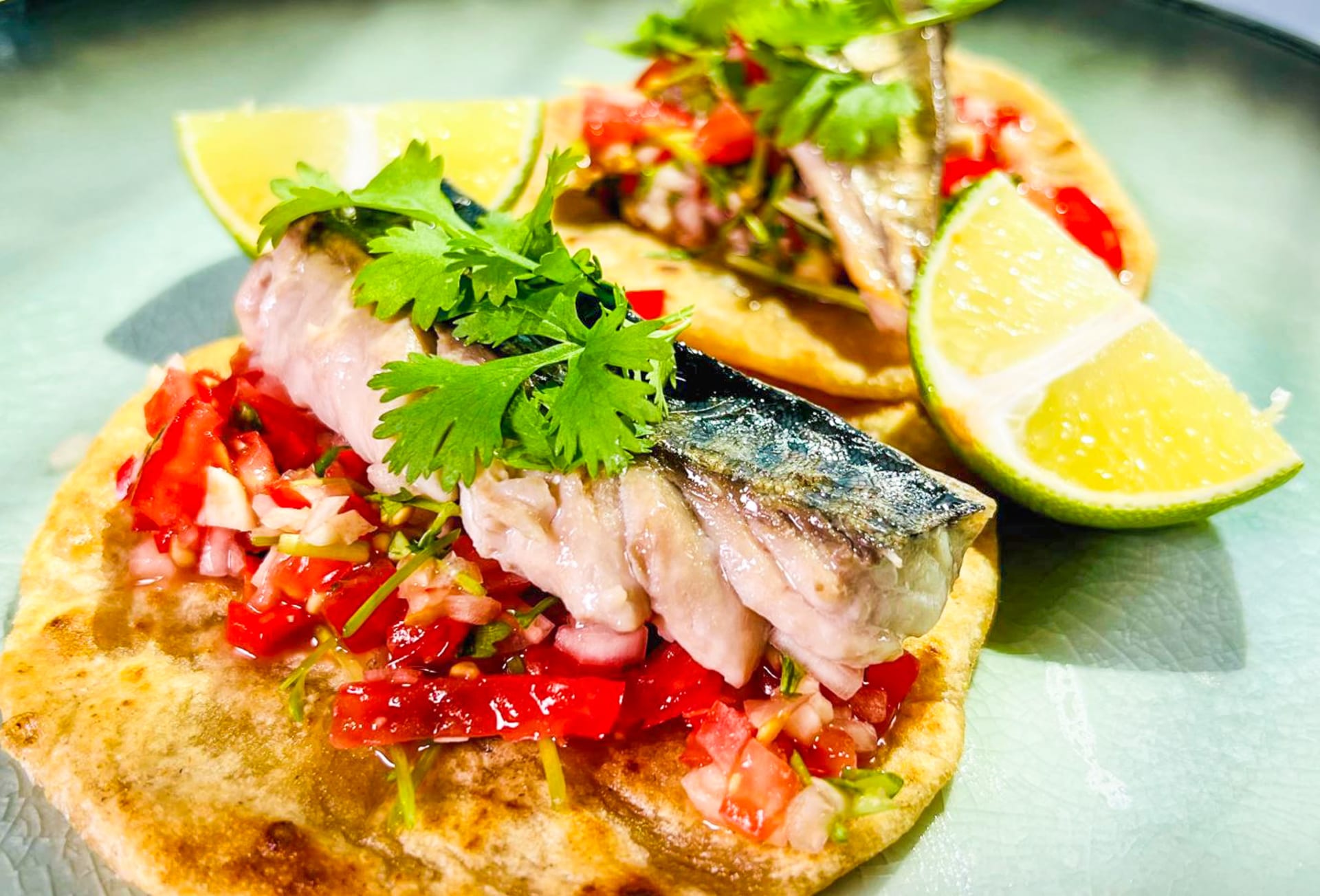 VE VARU: Rybí tacos z makrely s pikantní salsou Pico de Gallo