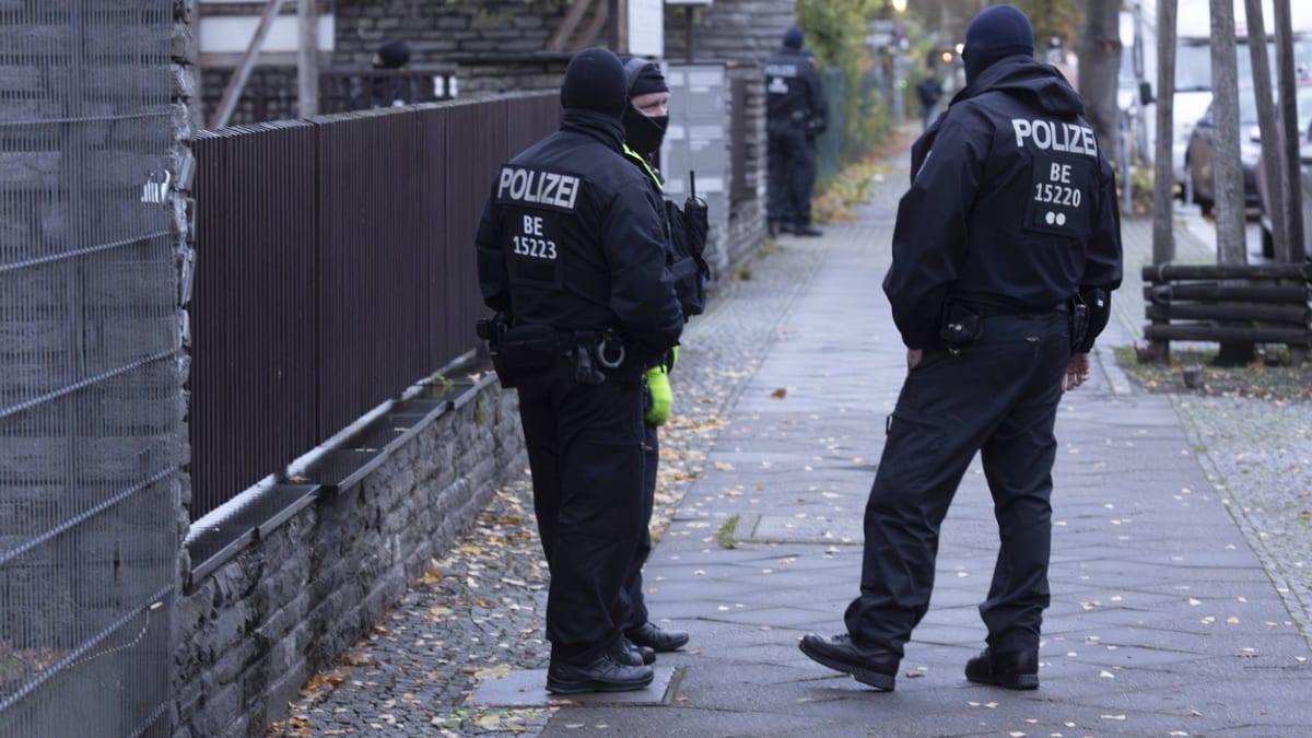 Policie v berlínské čtvrti Neukölln