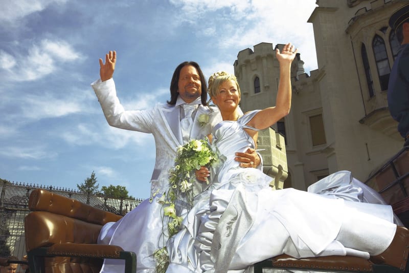 Jiří Pomeje a Iveta Bartošová se brali 5. září roku 2008 na zámku Hluboká.