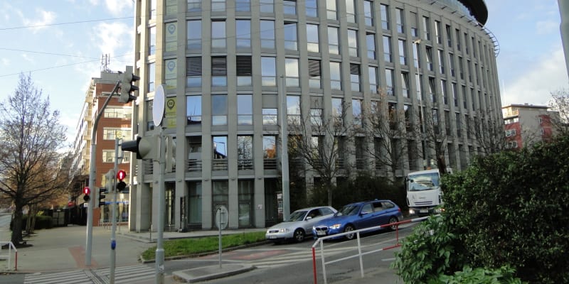 Celý úřad Prahy 10 se přestěhoval do Vinohradské ulice.