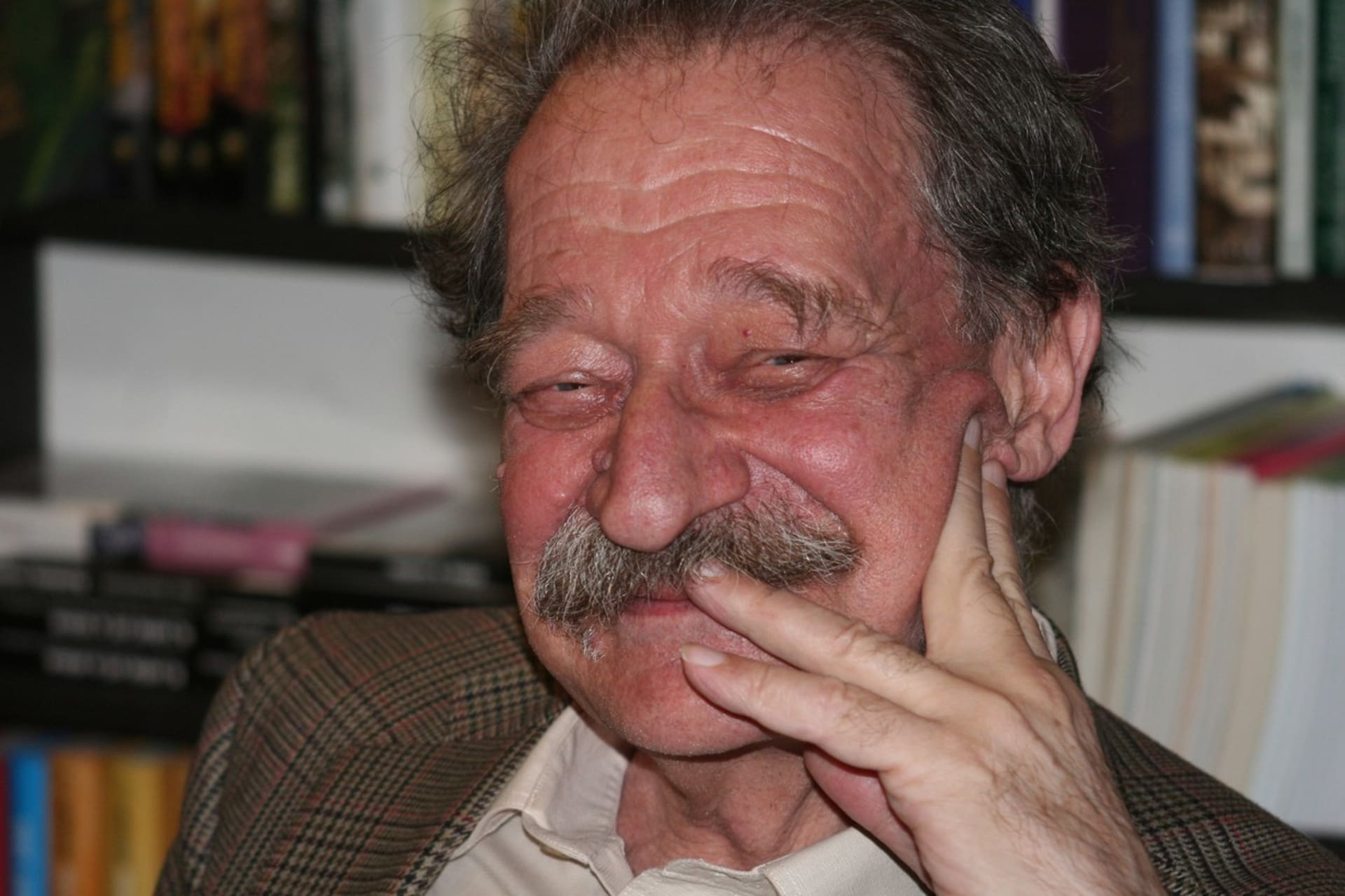 Ve věku 86 let zemřel spisovatel Tomáš Janovic.