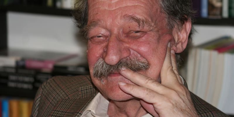 Ve věku 86 let zemřel spisovatel Tomáš Janovic.