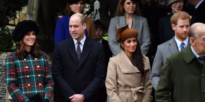 Kate Middleton a Meghan Markle se ukázaly na vánoční mši v roce 2017.